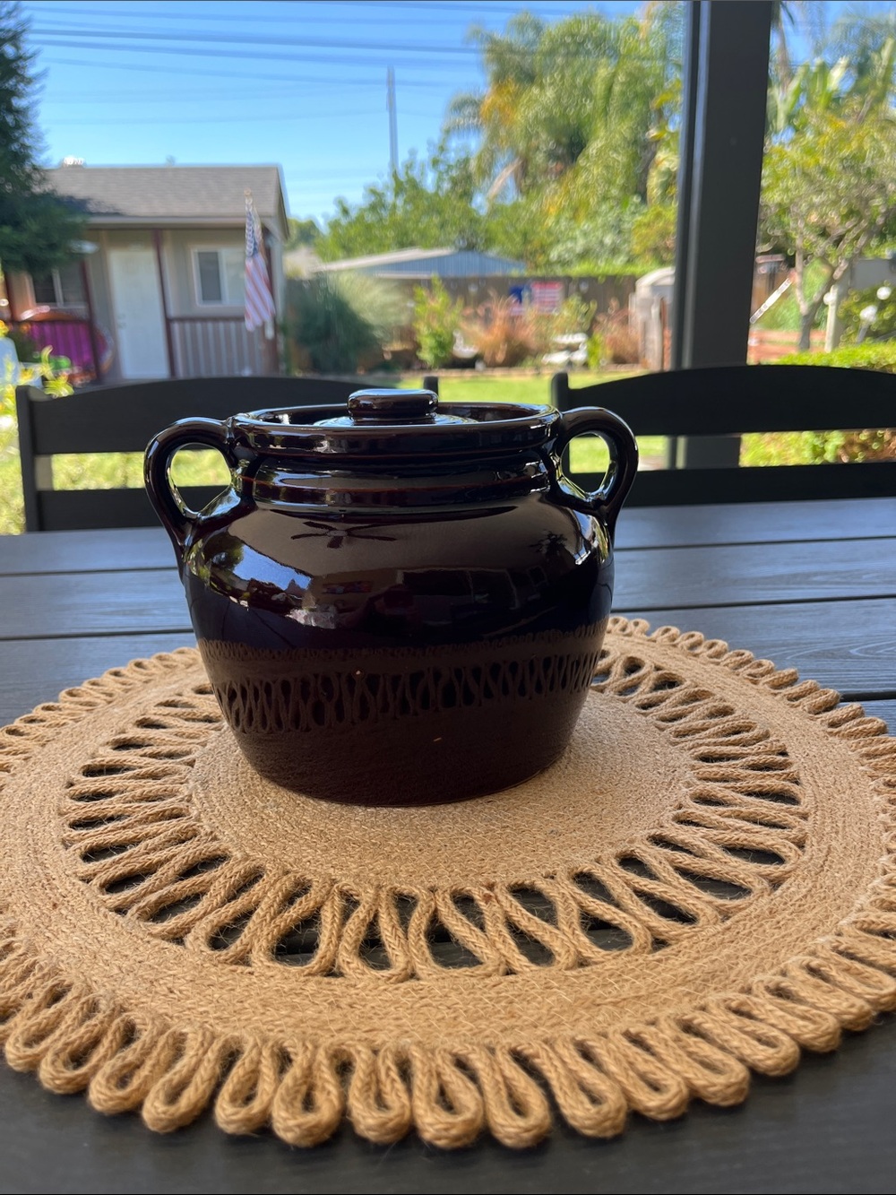 USA pottery vintage Dark Brown Glazed bean Pot with Lid and Handles